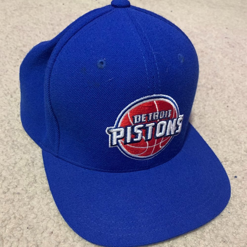 Detroit Pistons blue hat with logo